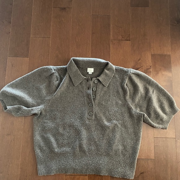 Women sweater top size L worn one time very soft material - Picture 3 of 4